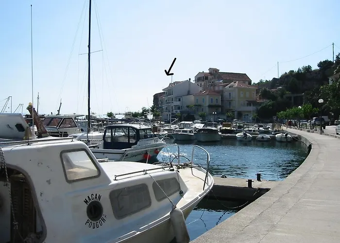 Waterfront Ivan بودغورا