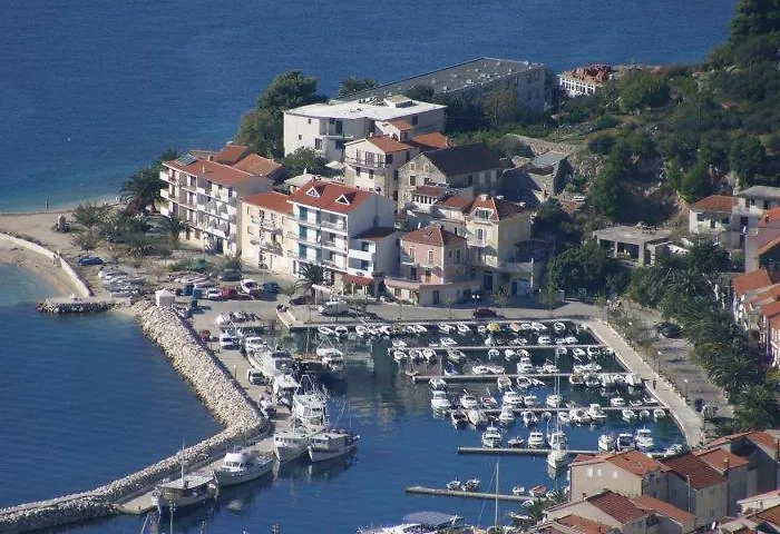 Waterfront Ivan Lejlighed